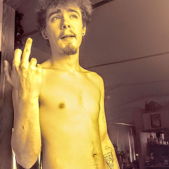 Meet your Posher, Chris - Picture 1 of 1